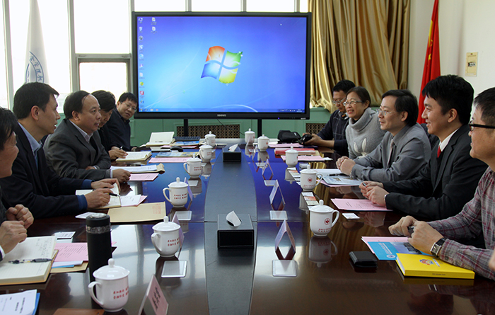 20150119 校長代表本校與北京社會管理學院簽訂學術交流合作向協議書